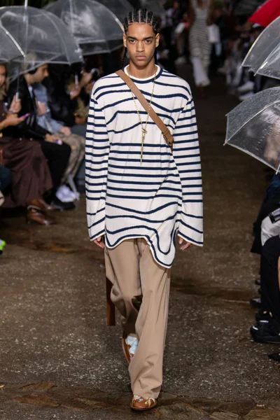 Look 11